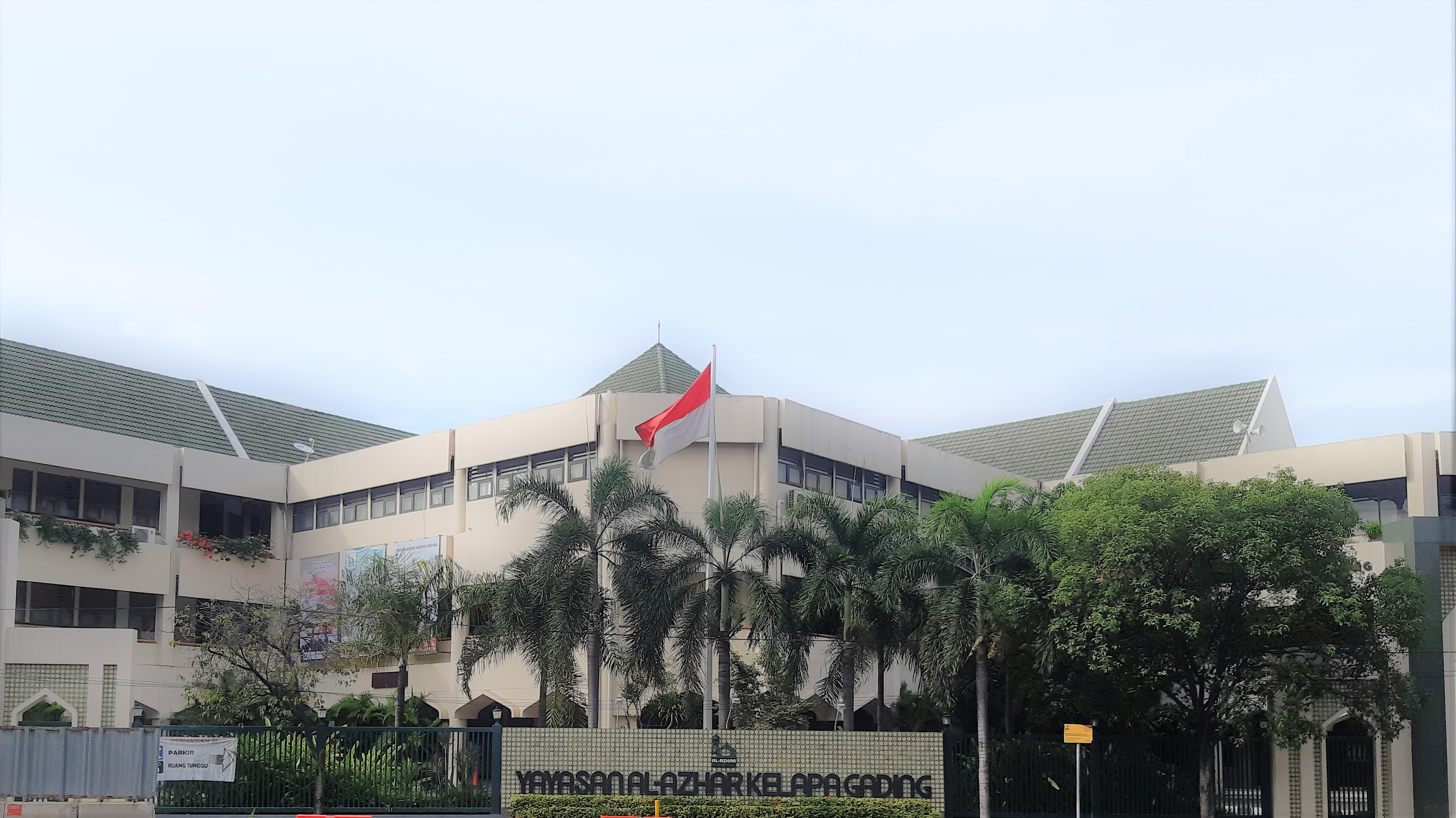 Bangunan Depan Sekolah Al-Azhar Sekolah Swasta dan Internasional Terbaik di Kelapa Gading