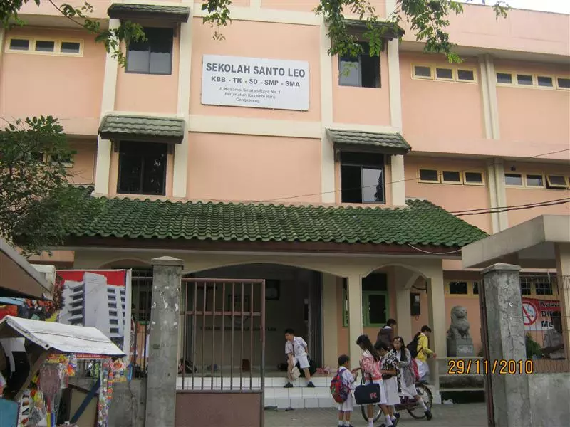 SMA 2 Santo Leo Cengkareng
