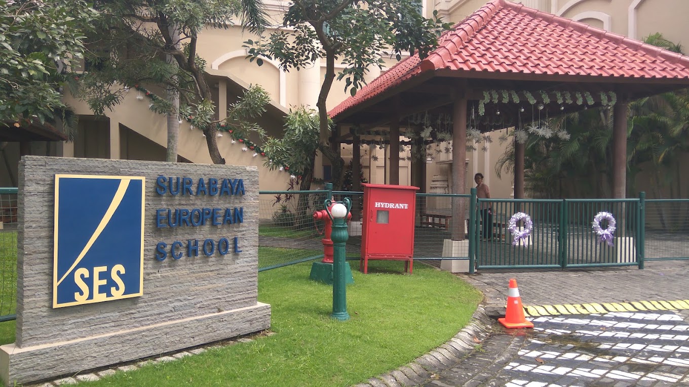 Gerbang Masuk Surabaya European School Sekolah Swasta dan Internasional Terbaik di Surabaya