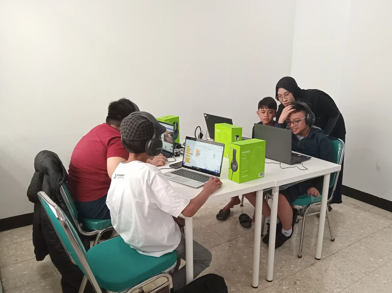 Les Coding di Sudirman