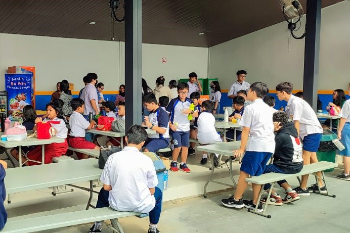 Kantin Permata Bangsa School Canteen, Sekolah Swasta dan Internasional di Semarang | Biaya Sekolah Permata Bangsa School | School Fee Permata Bangsa School