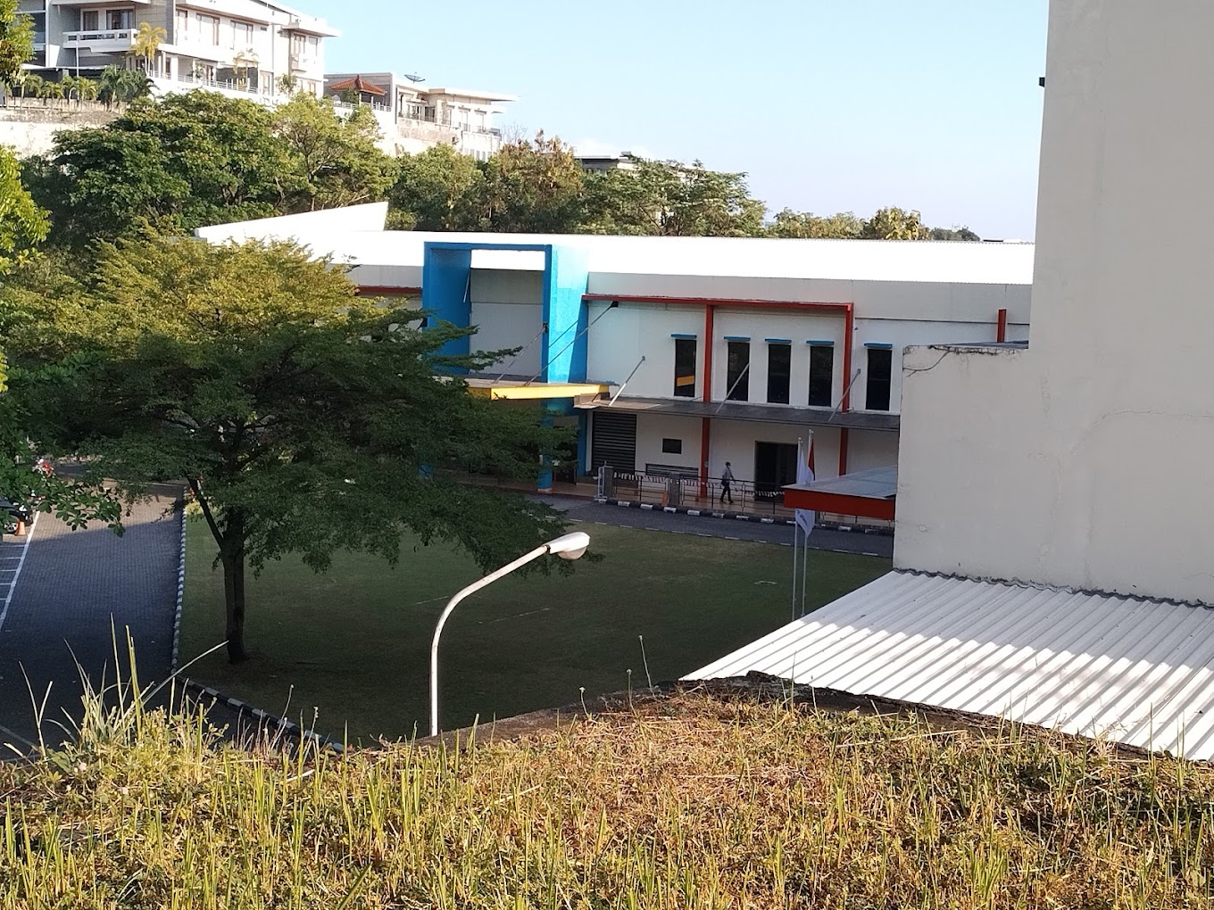 Sekolah Swasta Terbaik, Terdekat, dan Terunggul di Semarang Gedung sekolah SIS Semarang, Sekolah Swasta Terbaik, Terdekat, dan Terunggul di Semarang | Biaya Sekolah SIS Semarang | School Fee SIS Semarang