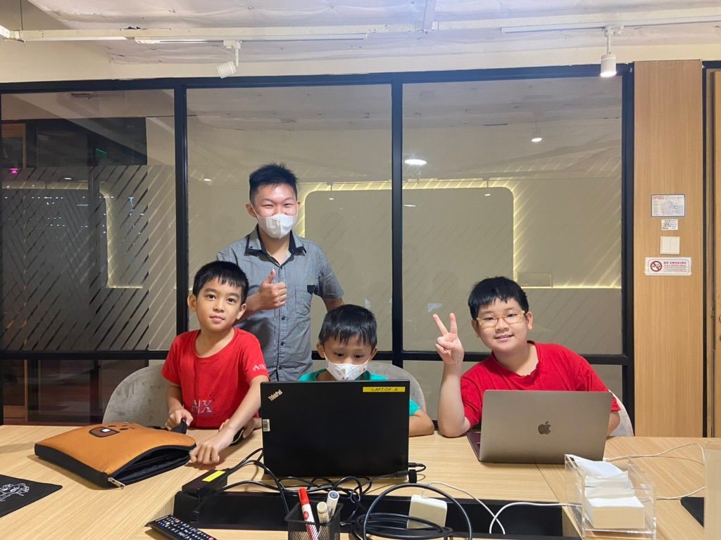 How learn programming and coding for beginners, kids, and someone with no coding experience or background. | Coding and programming academy or course | Learn by join programming and coding school in Central Park Mall