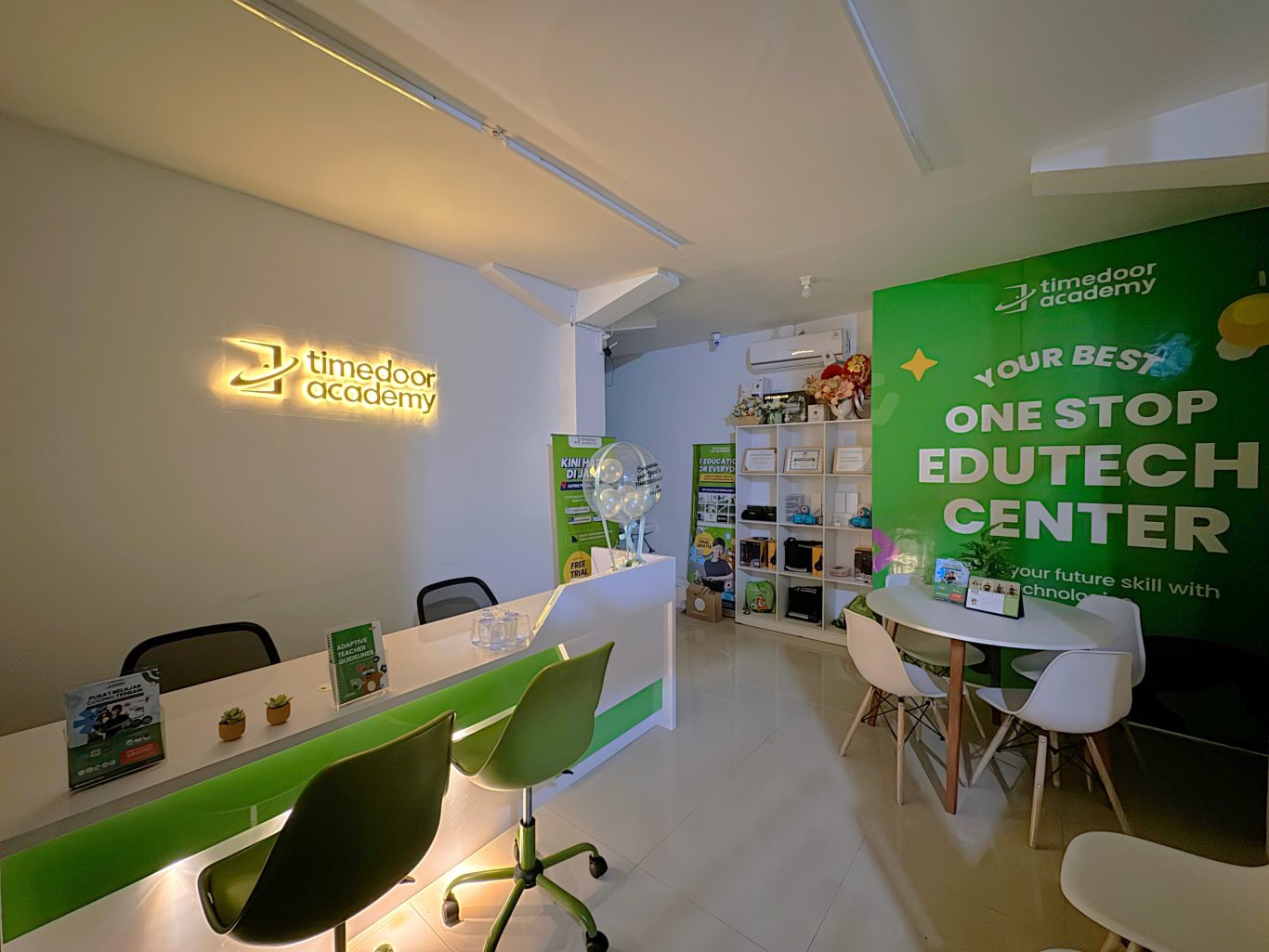 How learn programming and coding for beginners, kids, and someone with no coding experience or background. | Coding and programming academy or course | Learn by join programming and coding school in Jambi