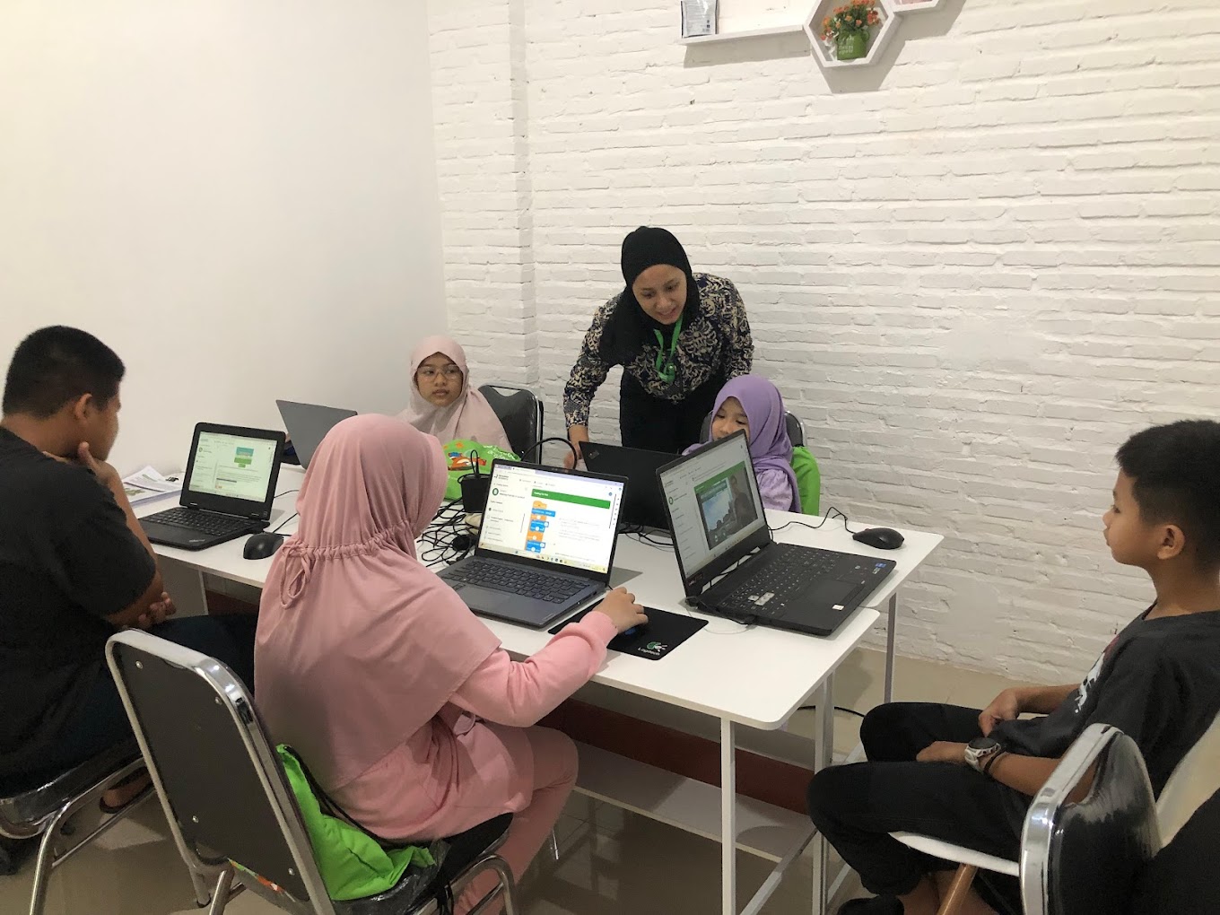 Coding Classes, Coding Course, Programming Class, Programming Course, Belajar coding, Belajar komputer, dari awal, pemula, Di Pekanbaru | Kursus komputer dan coding terdekat di Pekanbaru | Timedoor Academy di Pekanbaru