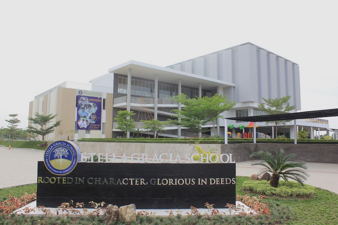 Gedung Sekolah Megah Stella Gracia School Pekanbaru | Sekolah Internasional Terdekat, Terbaik, dan Terunggul di Pekanbaru | Biaya sekolah, School fee Stella Gracia School Pekanbaru