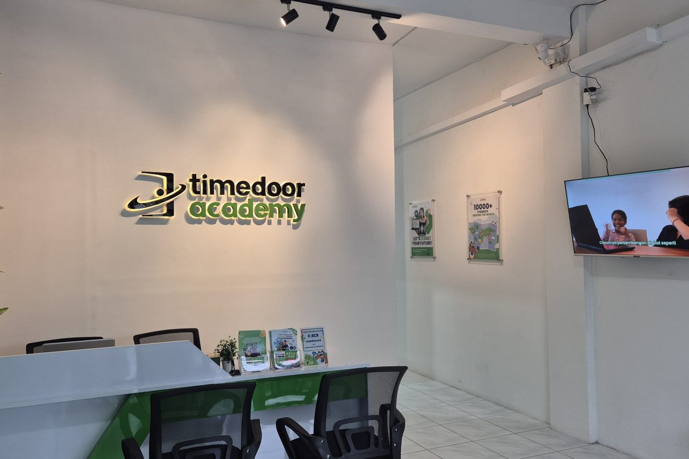 How learn programming and coding for beginners, kids, and someone with no coding experience or background. | Coding and programming academy or course | Learn by join programming and coding school in Bintaro, Tangerang