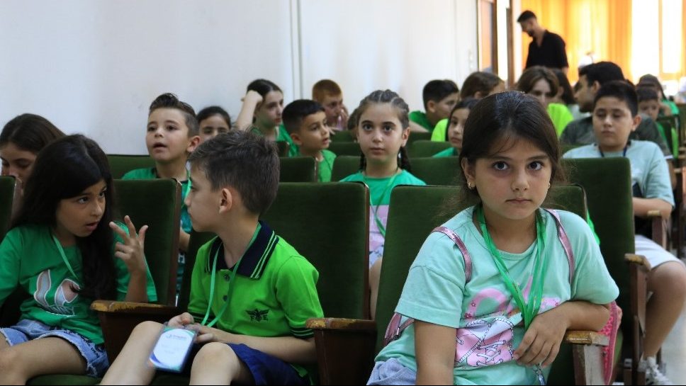 Kids, Children, Youth Coding Competition in Syria

Anak-anak, Kompetisi Coding di Suriah