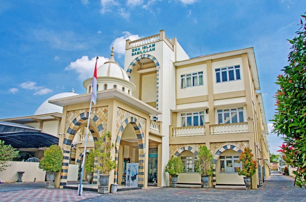 Gedung dan Taman Sekolahan SMA Islam Sabilillah Malang | Daftar dan Biaya Sekolah Swasta Terbaik, Terunggul. dan Terdekat di Malang