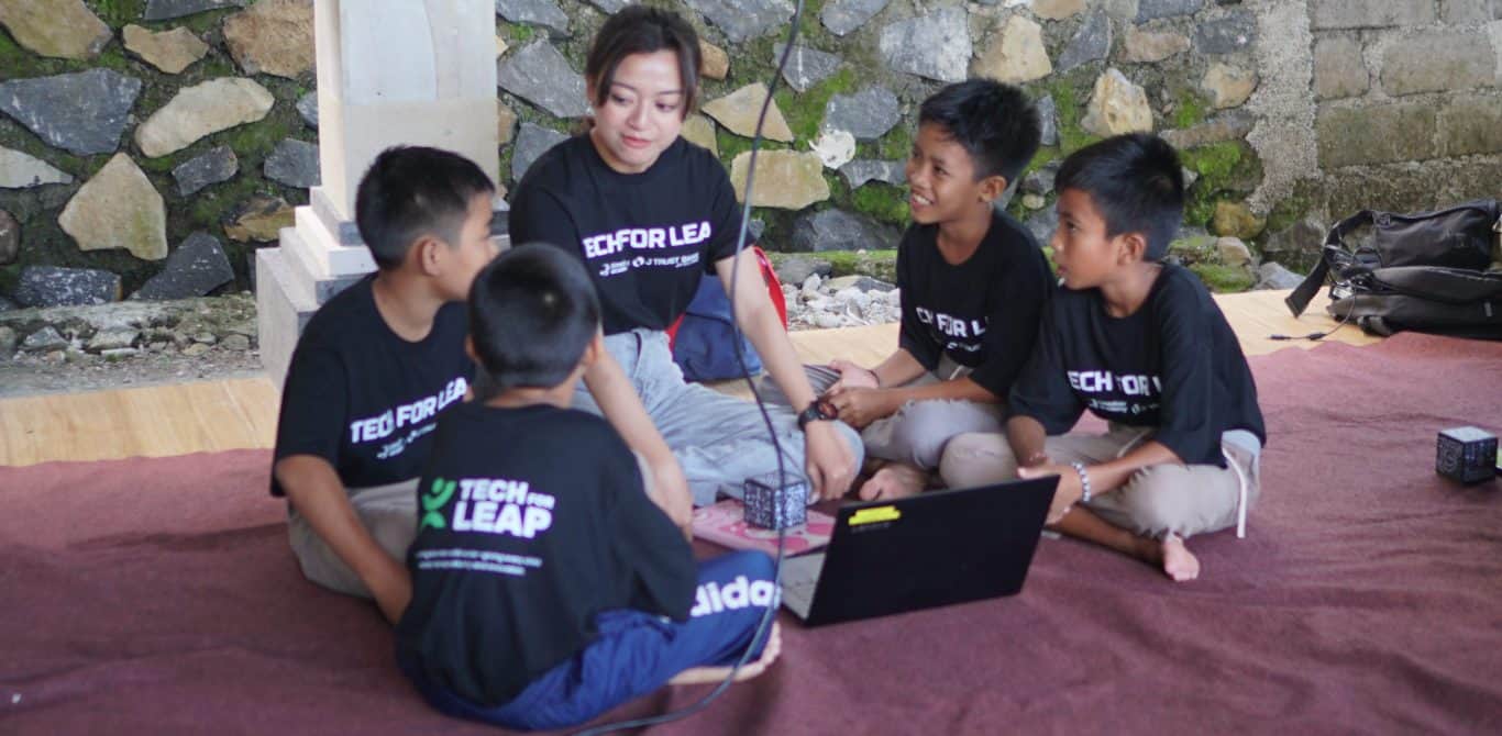 Bringing Tech Education To Potential Youth: J Trust Bank and Timedoor Academy Empower Orphans in Karangasem image