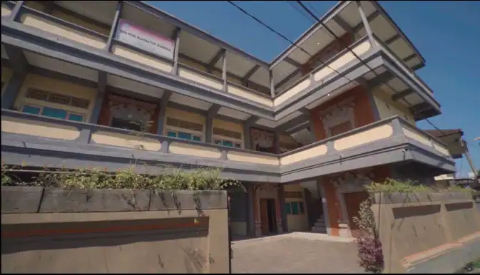 SMA PGRI Blahbatuh, Sekolah Swasta dan Internasional di Gianyar