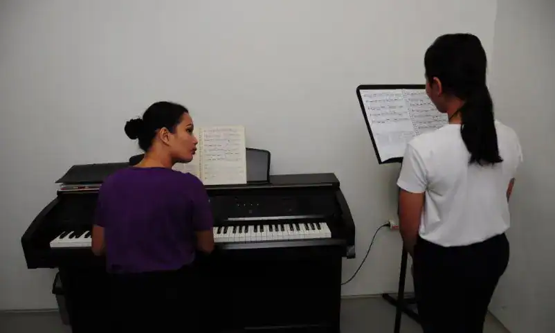 kursus dan les piano anak