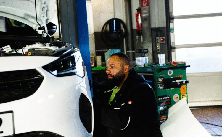  Auto Diagnostics Explained: How Technicians Detect and Fix Vehicle Issues Fast