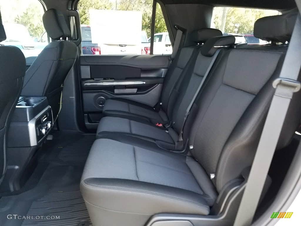 Ford Expedition Platinum side view