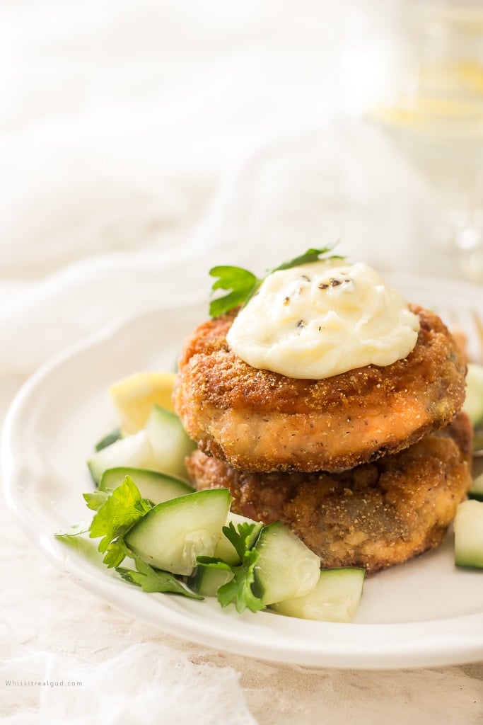INA GARTEN FRESH SALMON CAKES