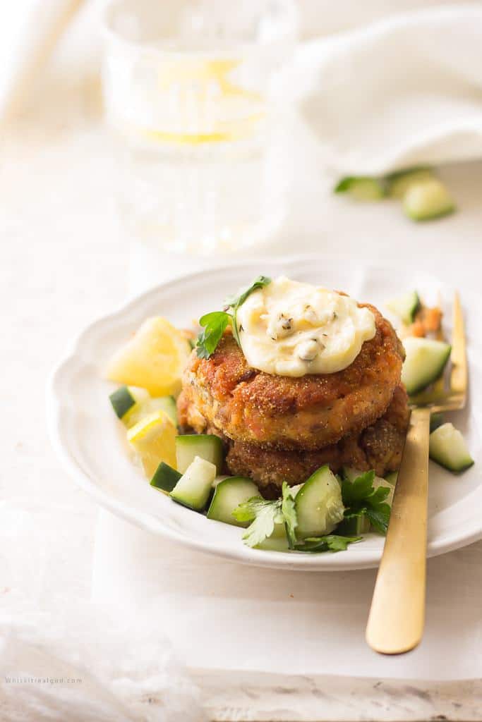 INA GARTEN FRESH SALMON CAKES