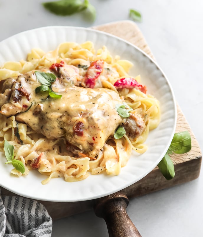 A picture of creamy basil chicken on a plate
