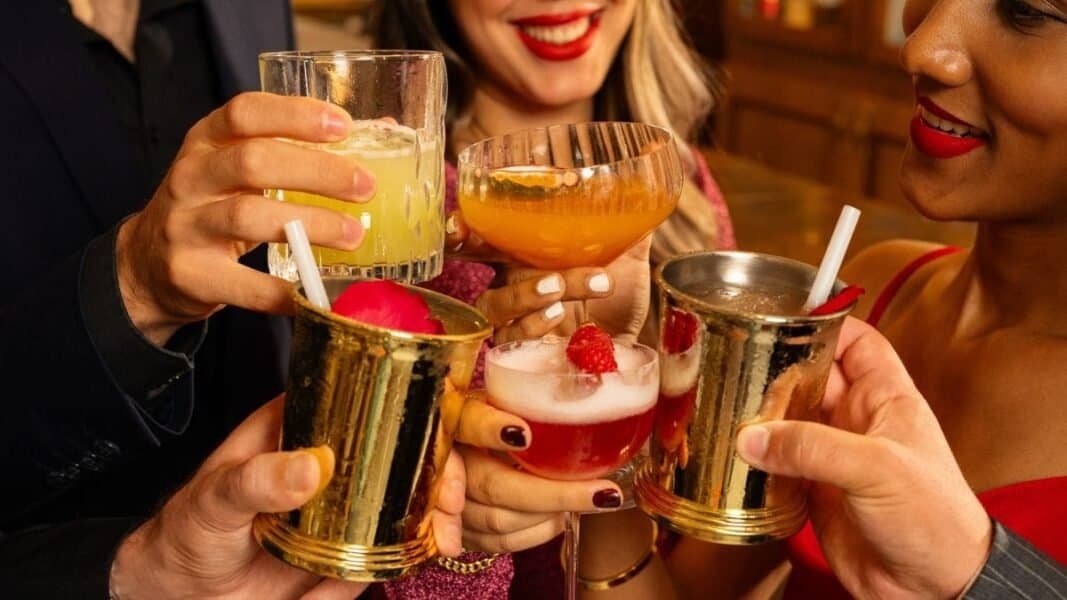 Weekday Happy Hour Extravaganza at The Crossing Dubai