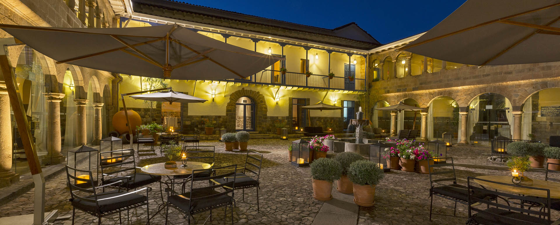 Palacio del Inka courtyard
