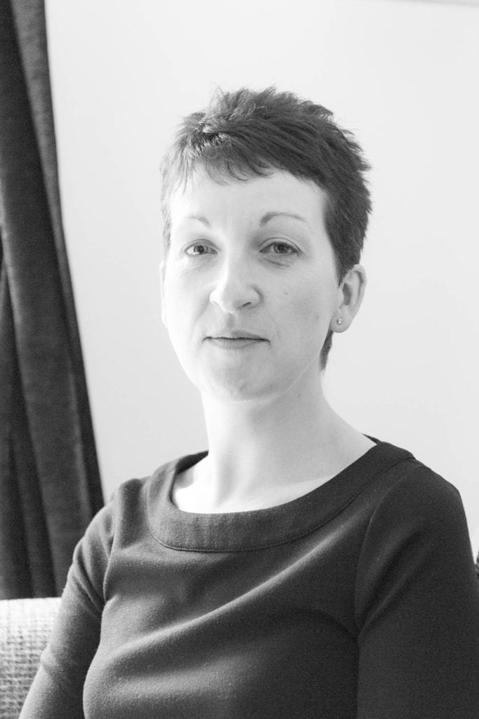 headshots portrait photographer maria sussex london home studio