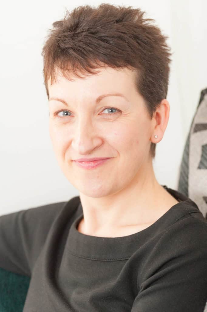 headshots portrait photographer maria sussex london home studio