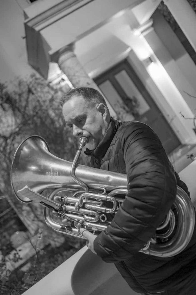 Champion Grove Camberwell Carol Singing London wedding photographer 211217 194953