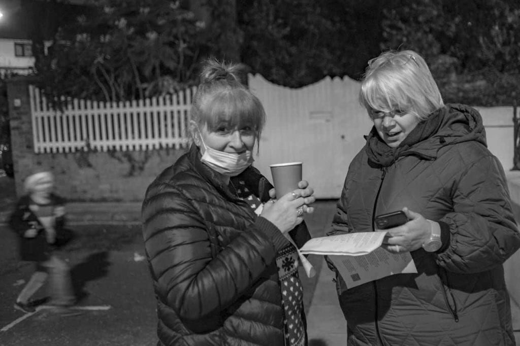 Champion Grove Camberwell Carol Singing London wedding photographer 211217 200006