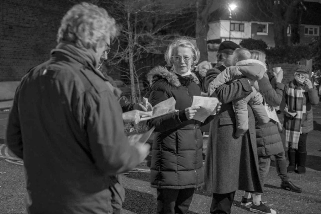 Champion Grove Camberwell Carol Singing London wedding photographer 211217 200507