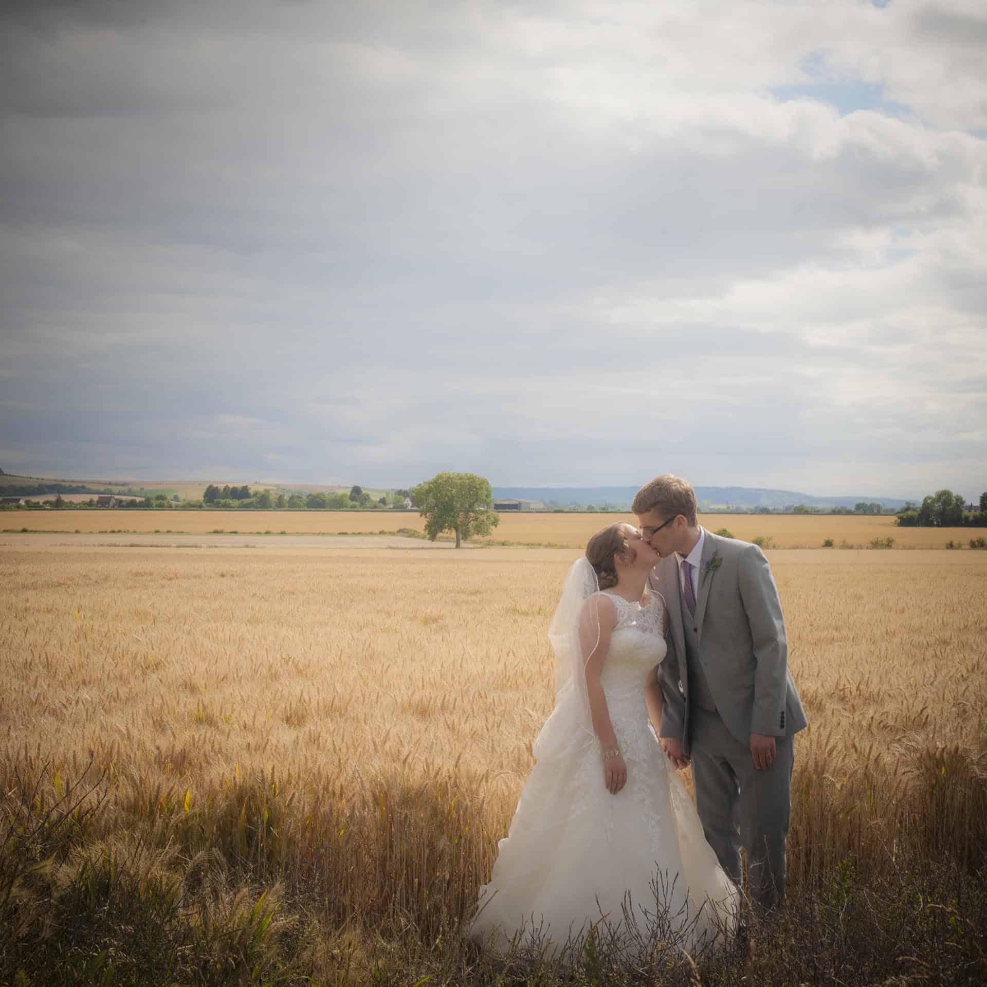 Dunstable Eaton Bray Bedforshire wedding photographer