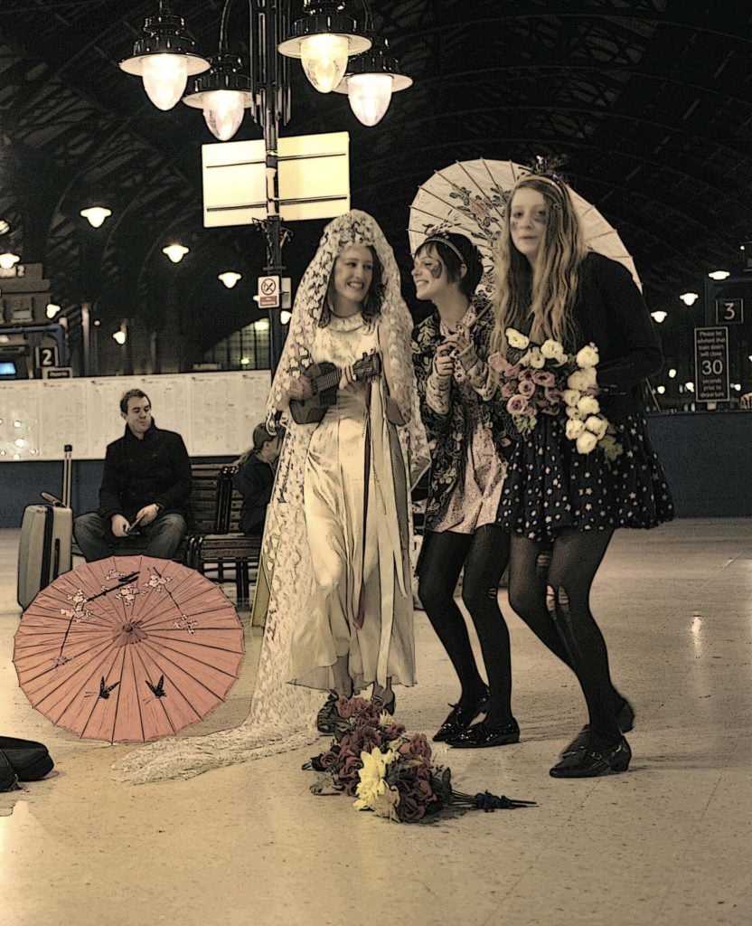 Half sisters London gig photographer Band photographer 181712