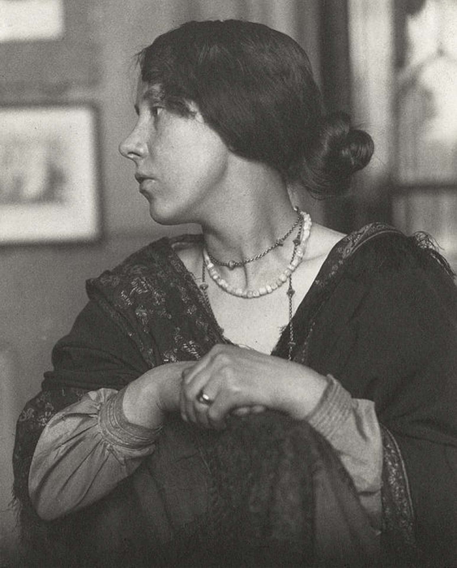Mrs Frederick Evans around 1900