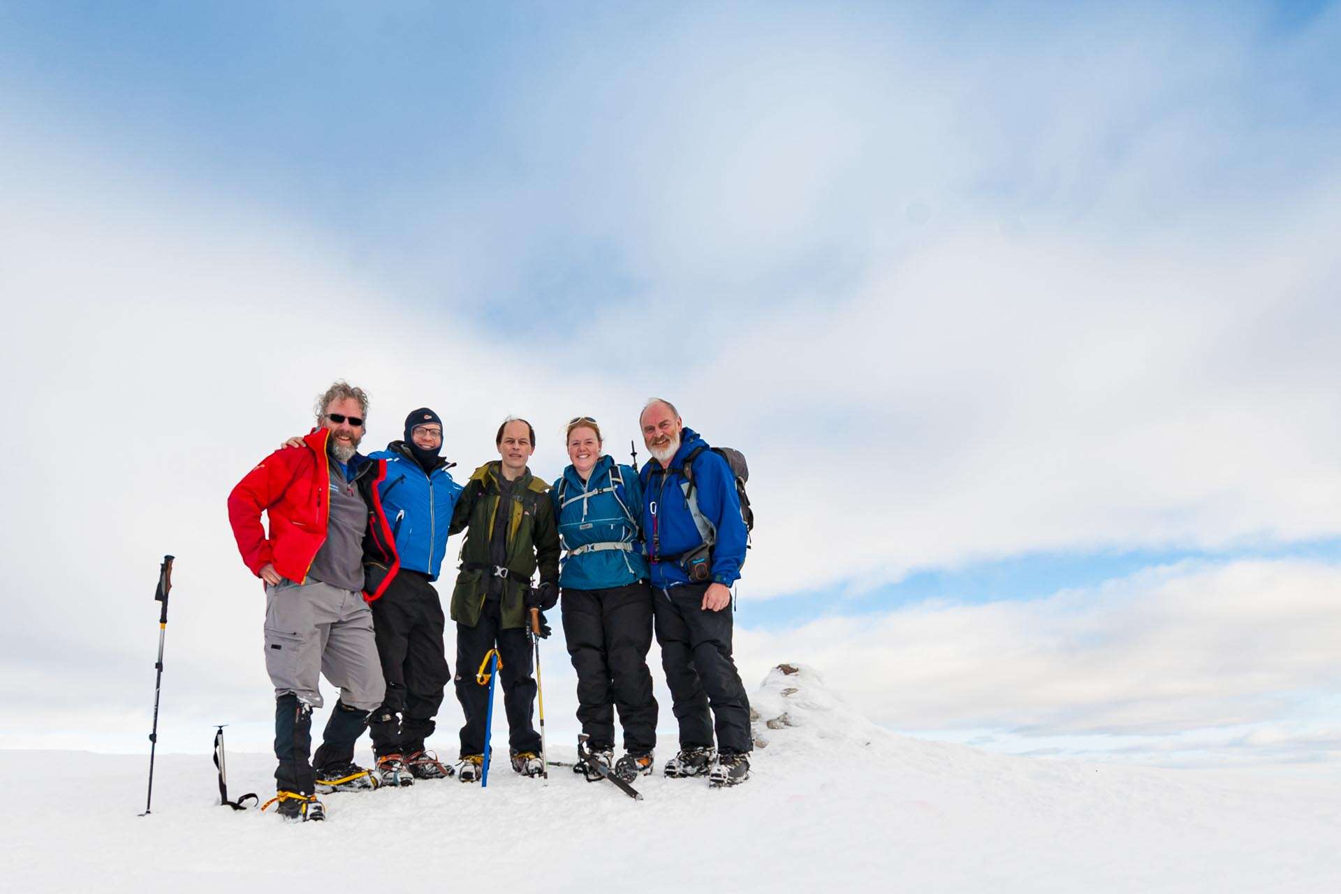 Andrew King Mountain hill-walkers photography 14.0 mm 150602