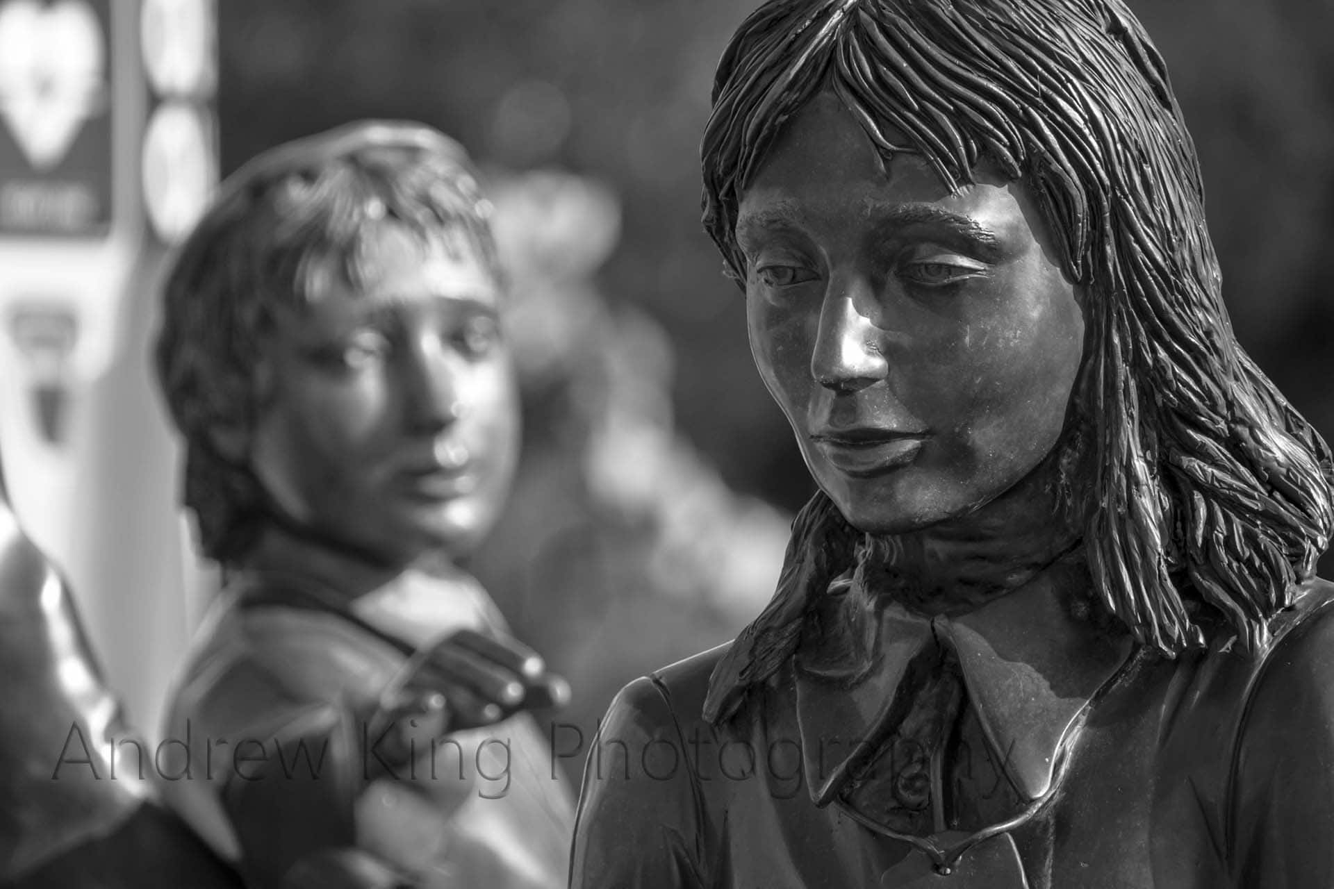 Kindertransport Frank Meisler Hamburg statue Sculpture the final parting bahnhof171941