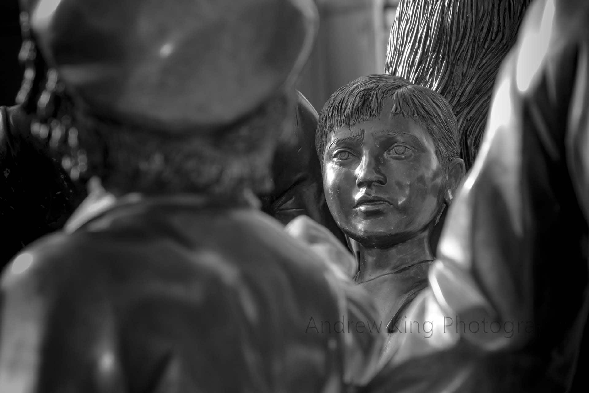 Kindertransport Frank Meisler Hamburg statue Sculpture the final parting bahnhof173007