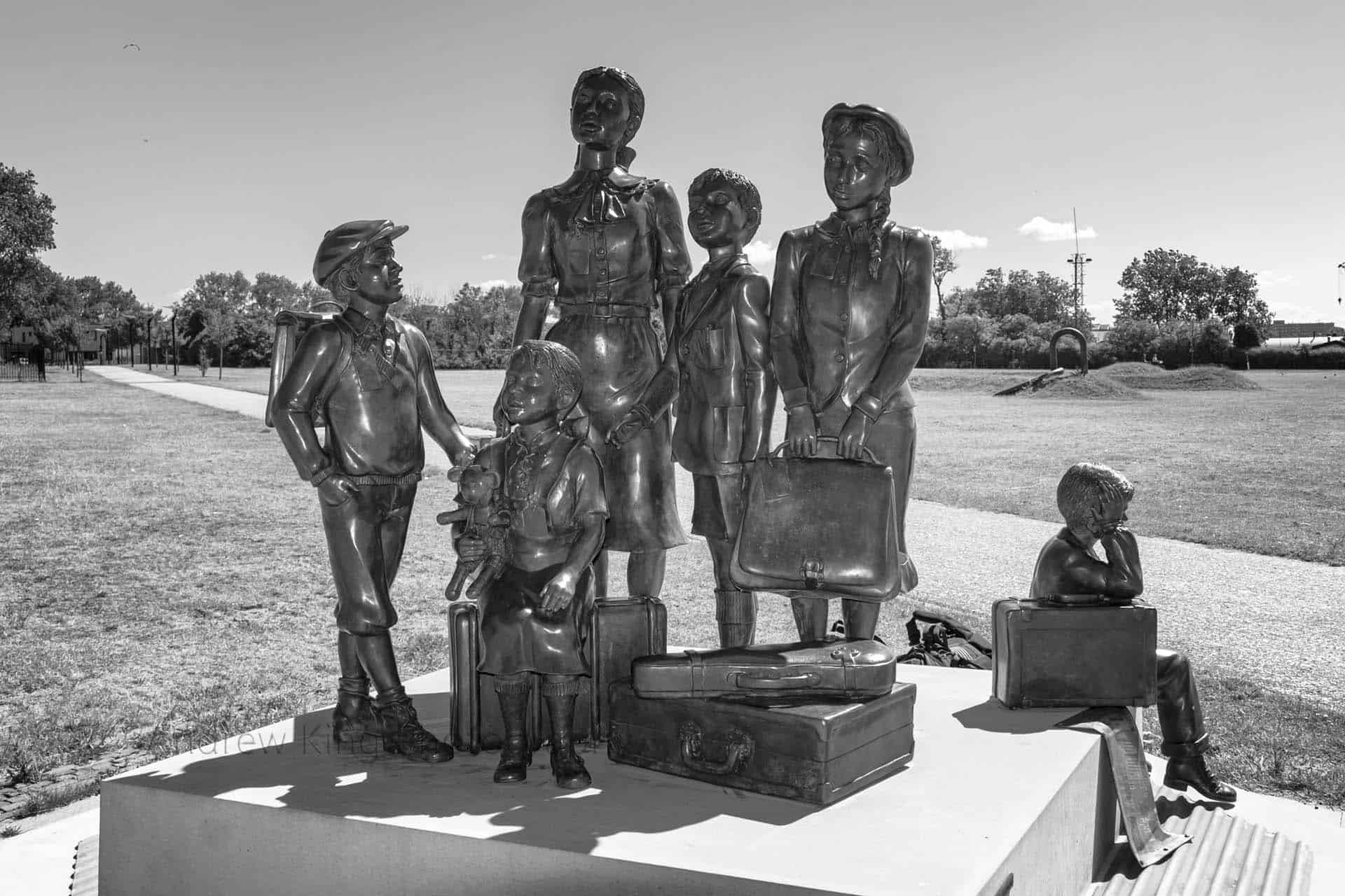 Kindertransport Frank Meisler Hoek van Holland statue Sculpture Channel Crossing to Life Rotterdam Netherlands 104735