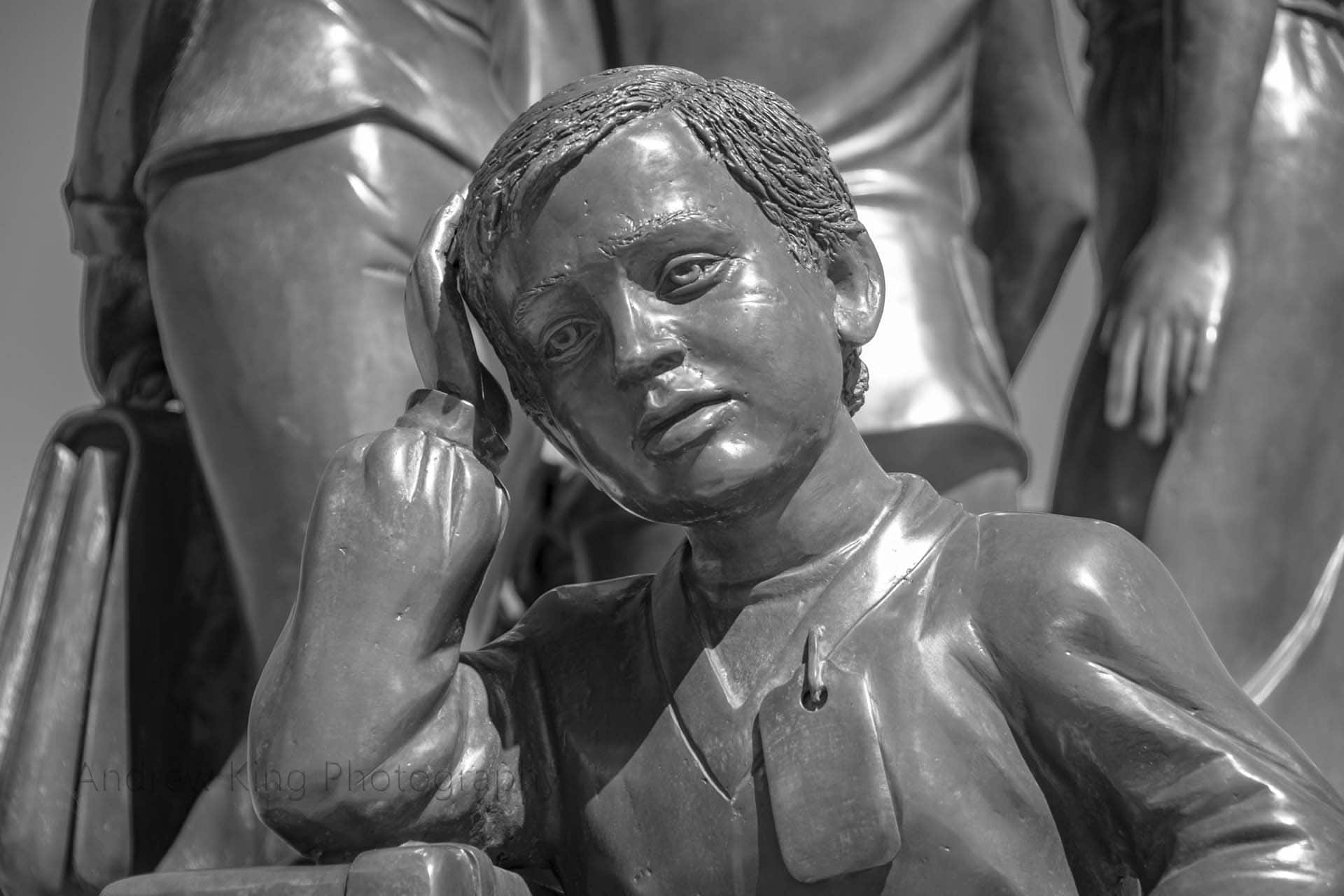 Kindertransport Frank Meisler Hoek van Holland statue Sculpture Channel Crossing to Life Rotterdam Netherlands 104855