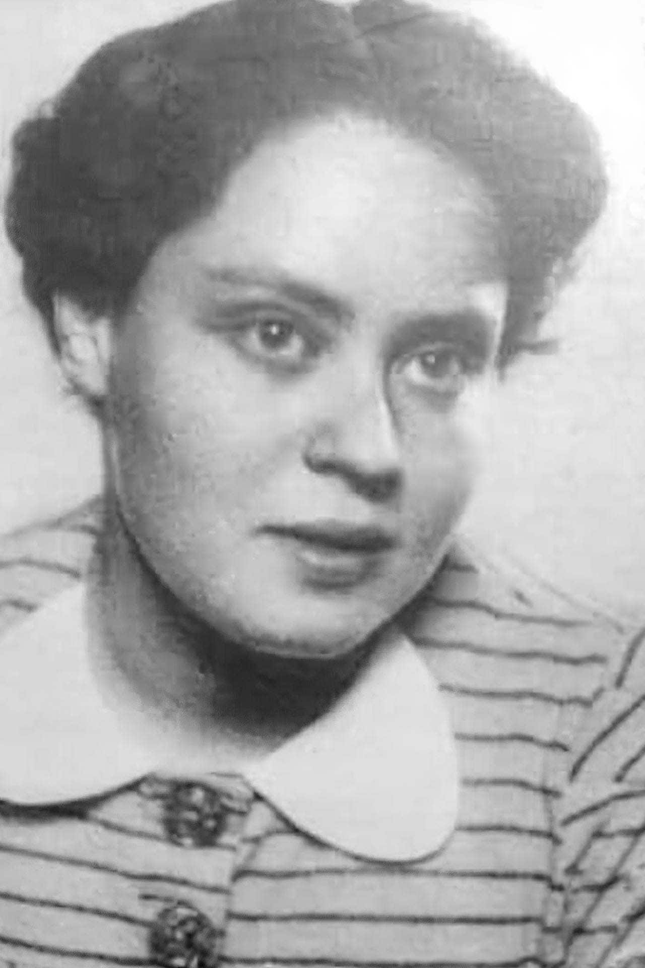 Ada van Dantzig portrait bw 1920