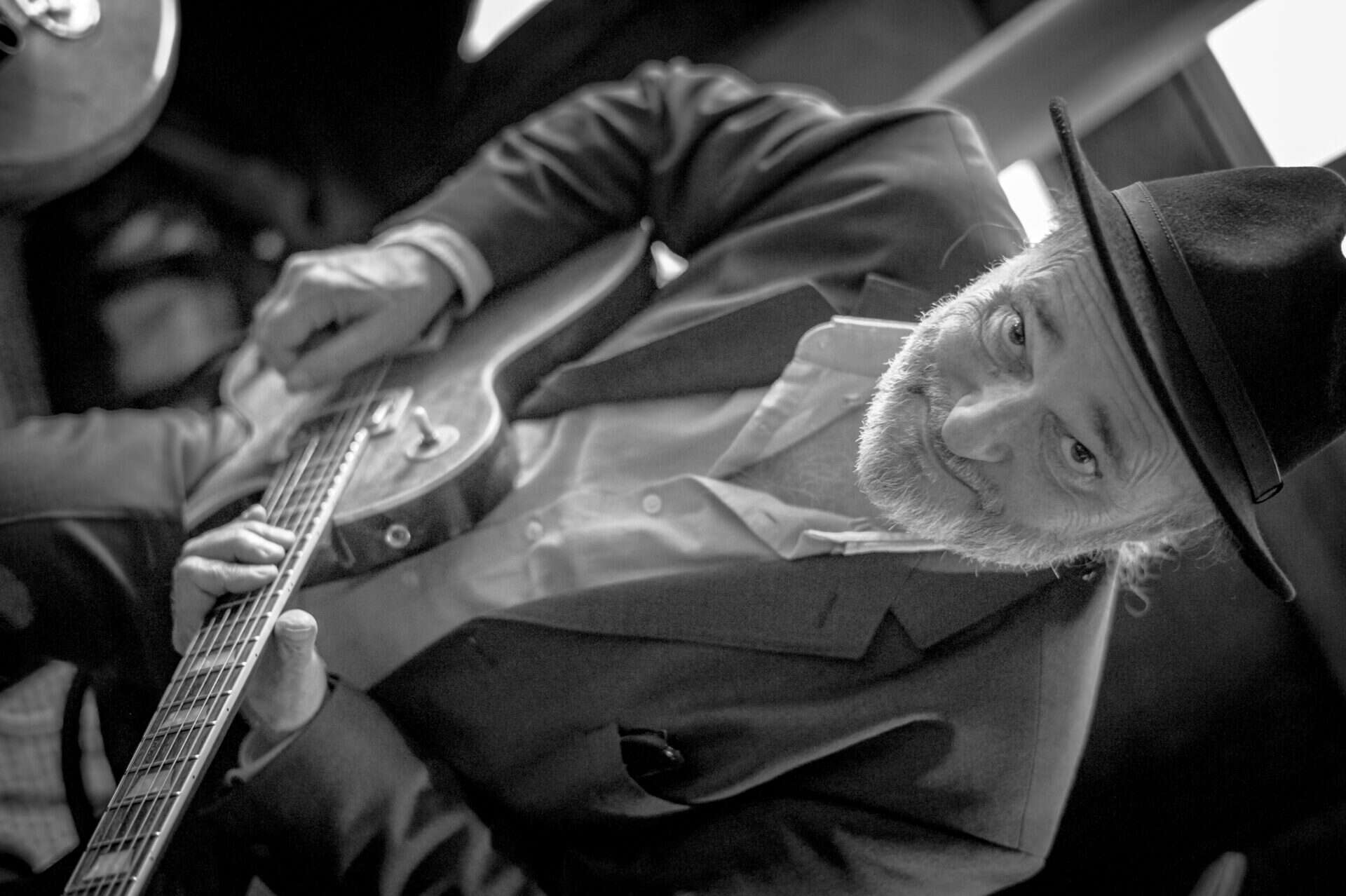 Adam Blake at café Boheme Nikon D700 58mm @ f2 ISO1800 1/100 Bromley photographer