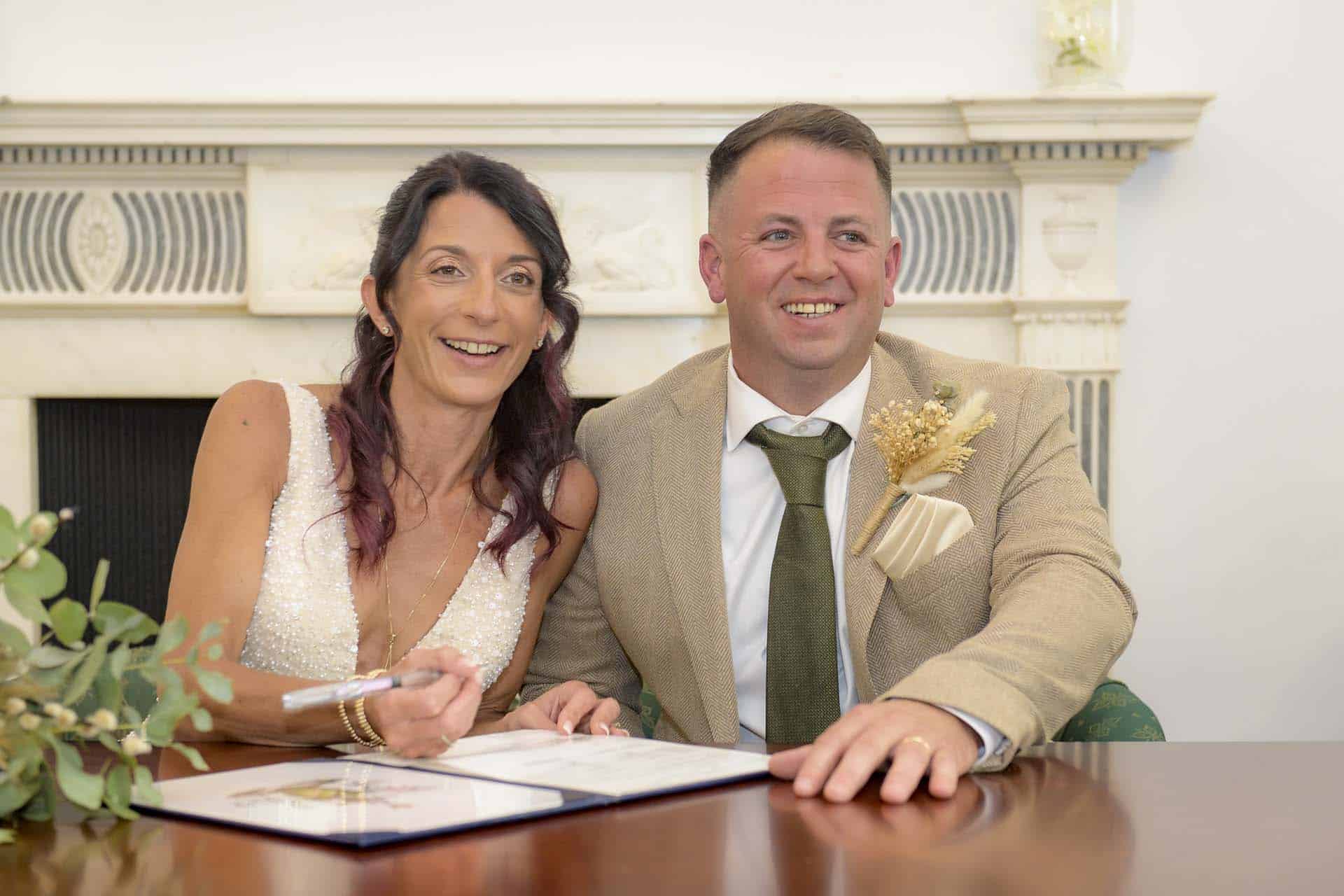 Civic centre ceremony Bromley register office wedding photographer 153129