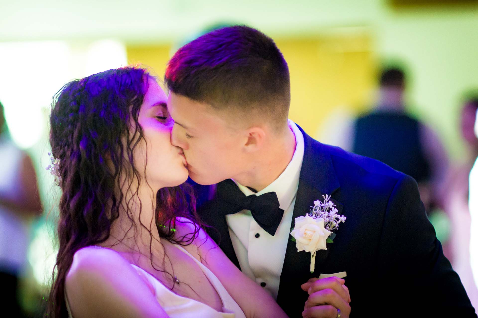First dance kent wedding photographer 195911