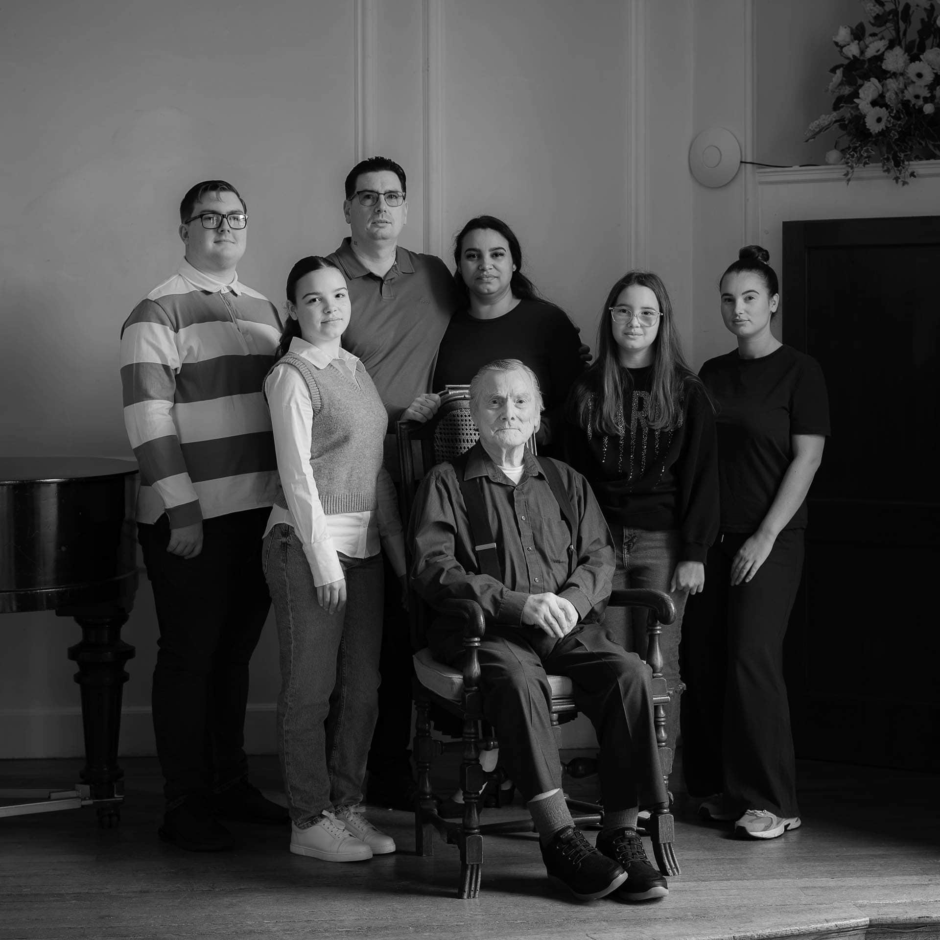 facing loss and bereavement family photography in Bromley 115437