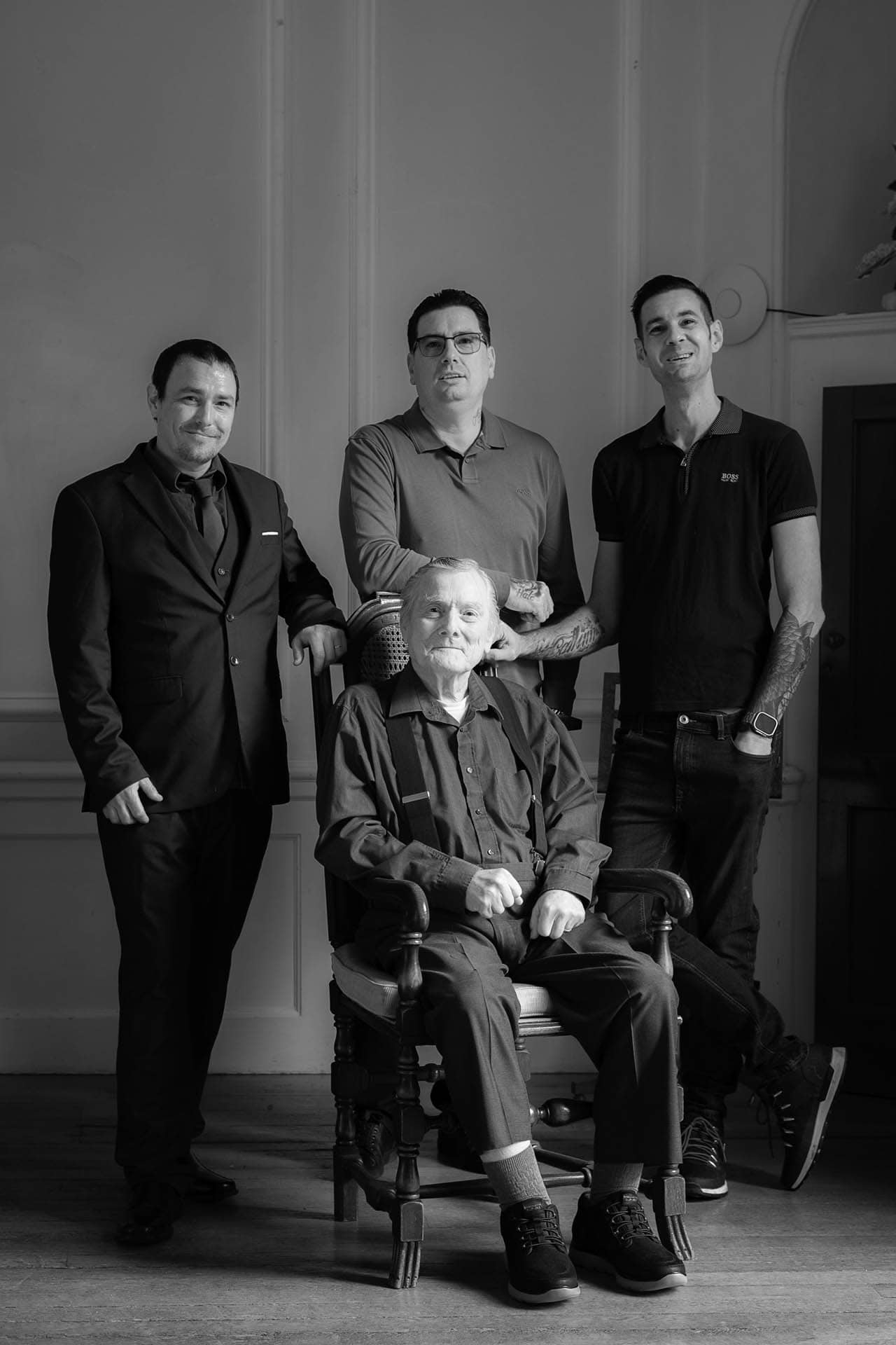 facing loss and bereavement family photography in Bromley 120046