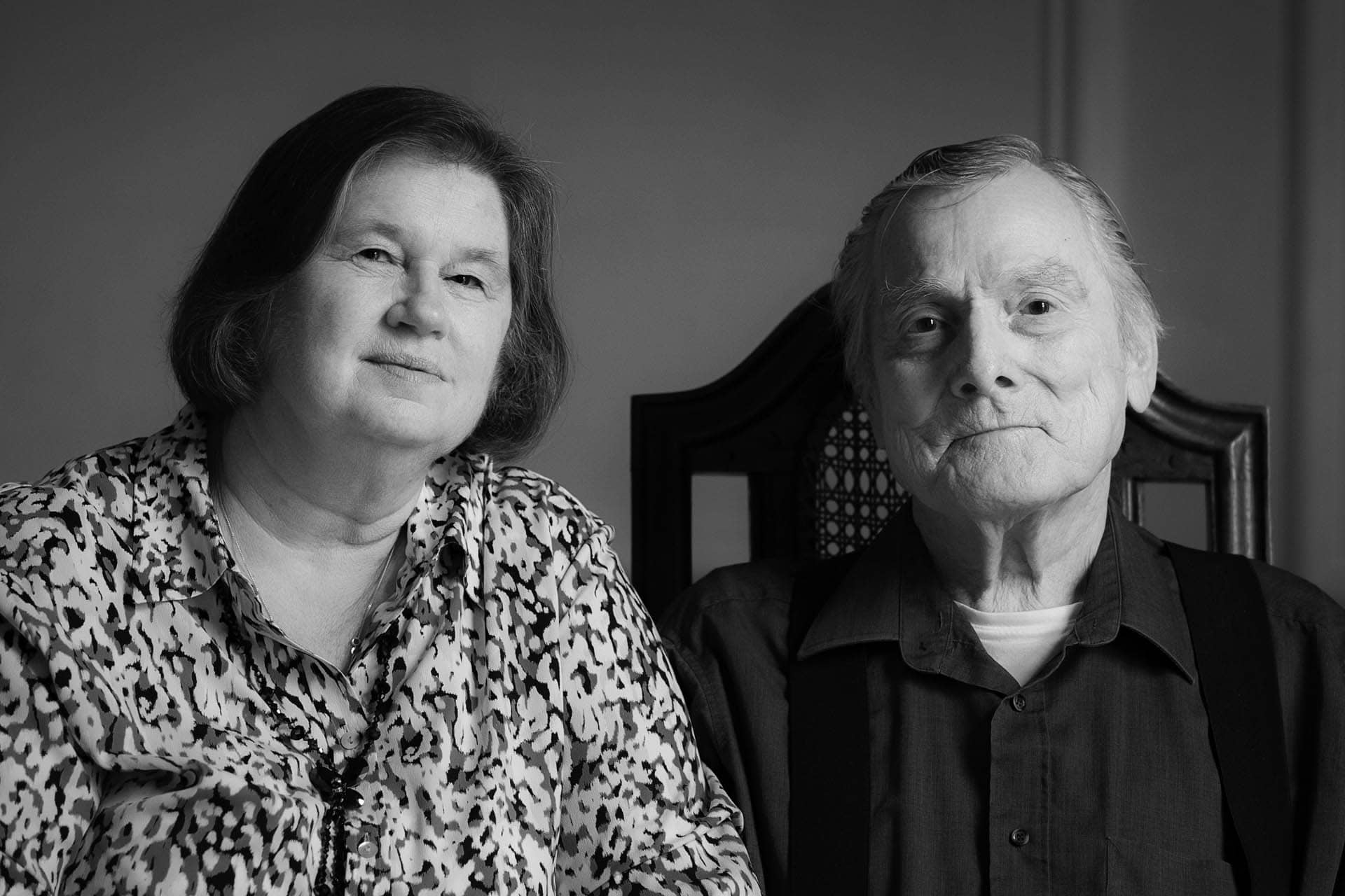 facing loss and bereavement family photography in Bromley 121249