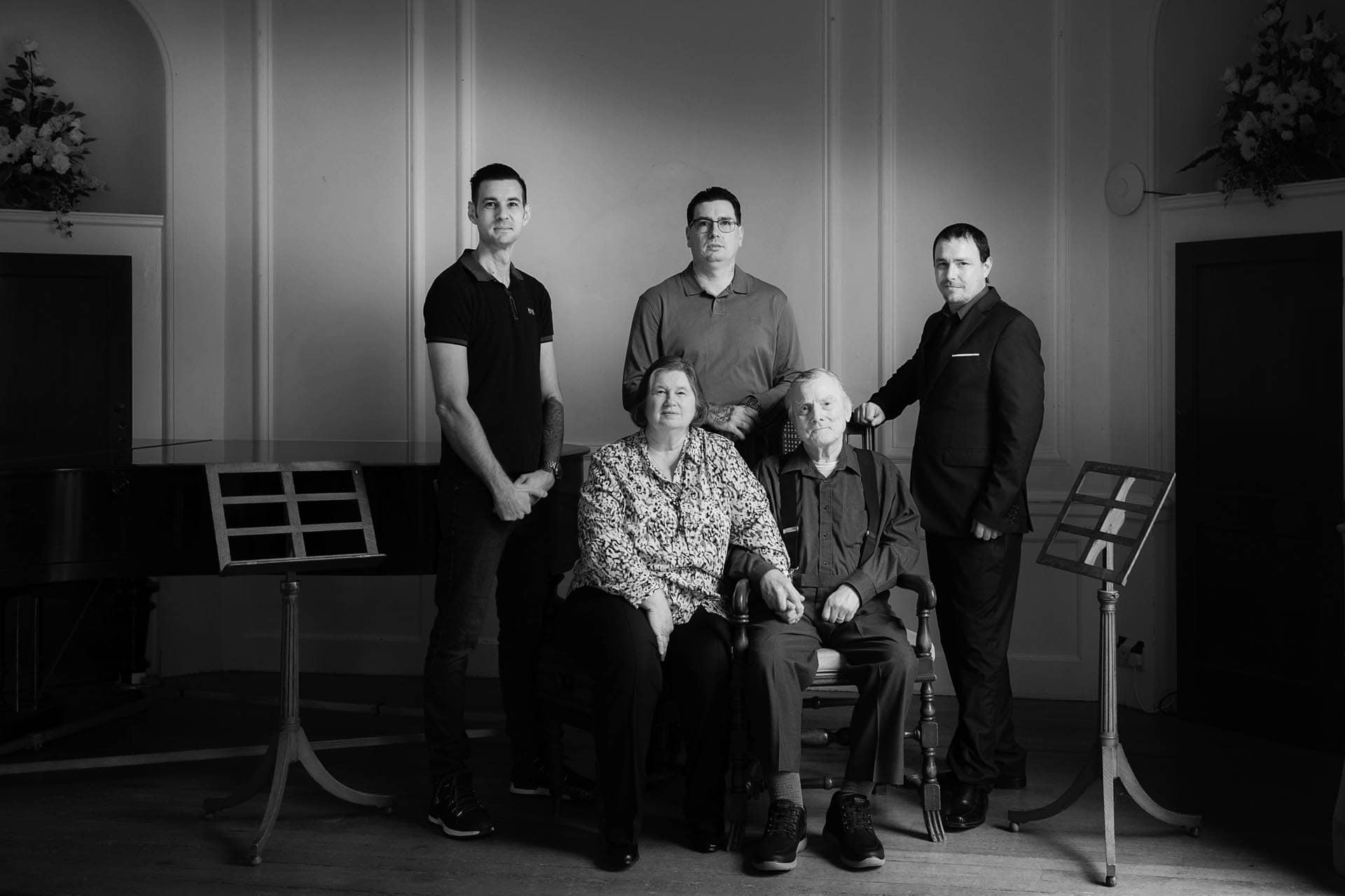 facing loss and bereavement family photography in Bromley 121406