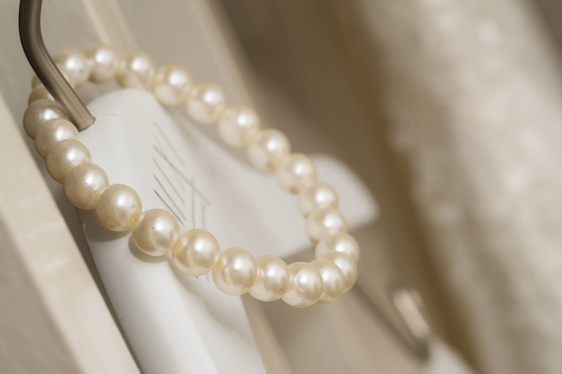 Bromley wedding photographer Beckenham Venue 28 reception Ethan & Jasmine 111304 AKP a