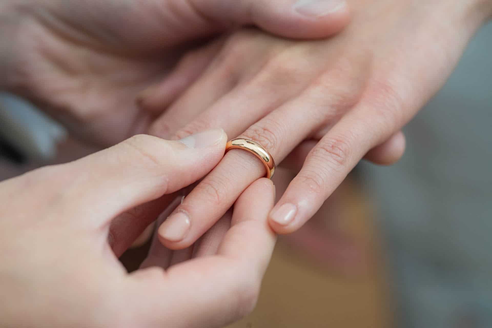 Chelsea Old Town Hall wedding photographer Pedros Wine Bar 091854