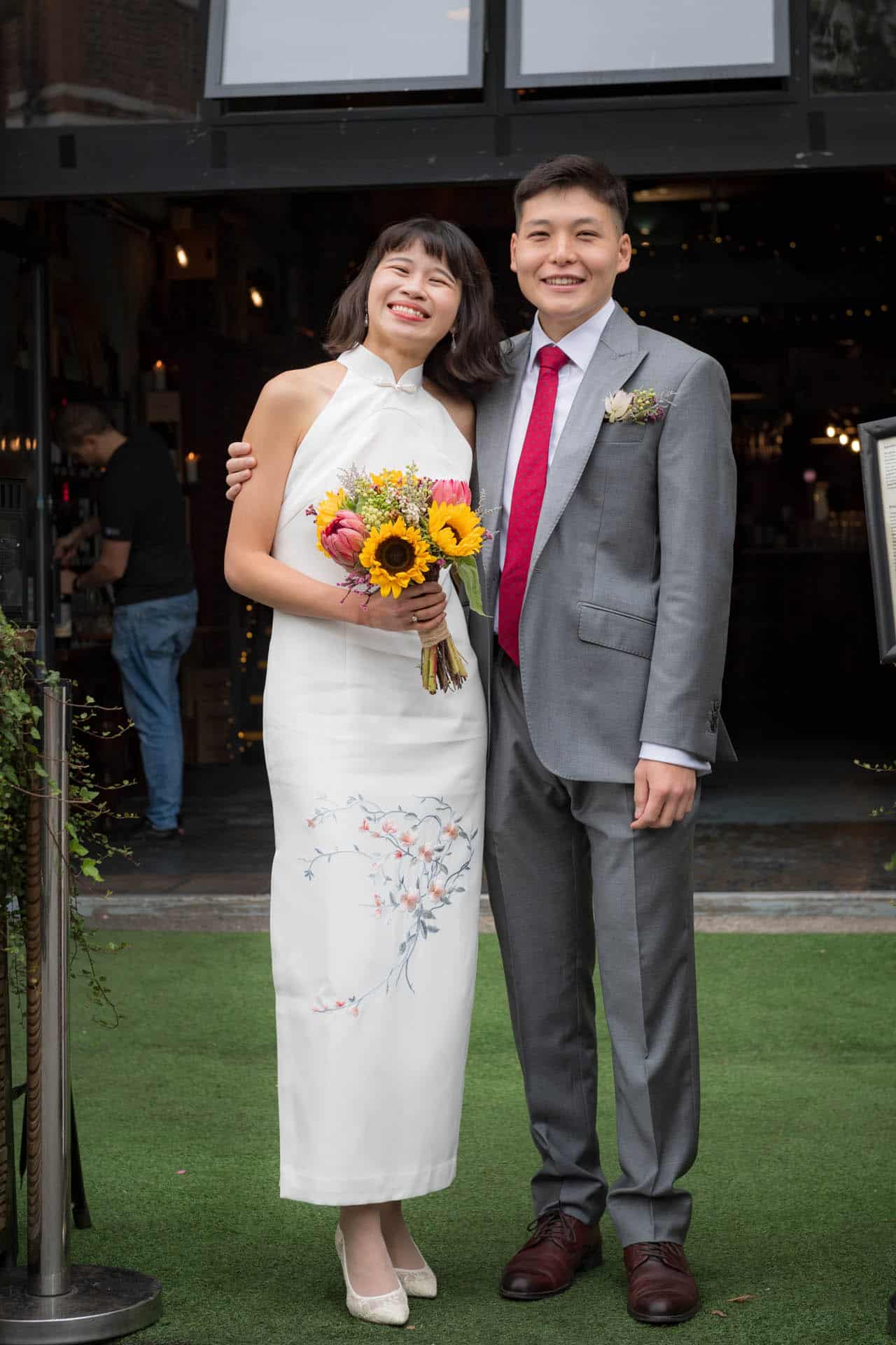 Chelsea Old Town Hall wedding photographer Pedros Wine Bar 112907