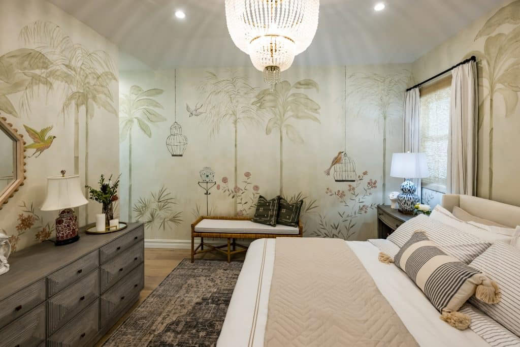 tropical-themed-bedroom-with-exotic-wallpaper