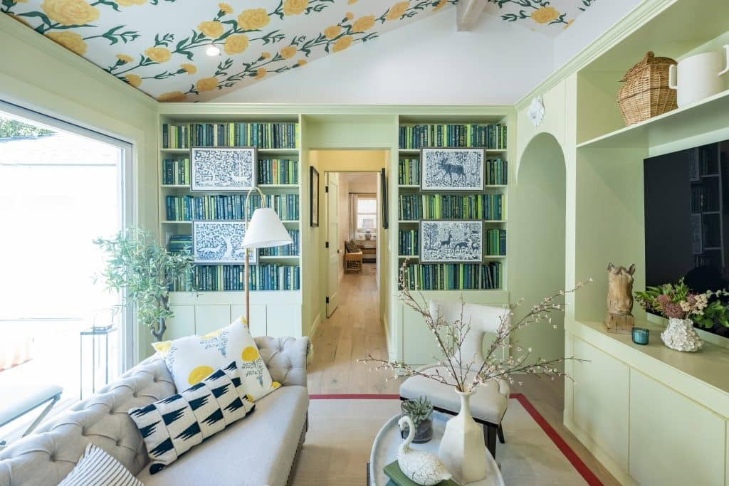 airy-living-area-with-built-in-bookshelves
