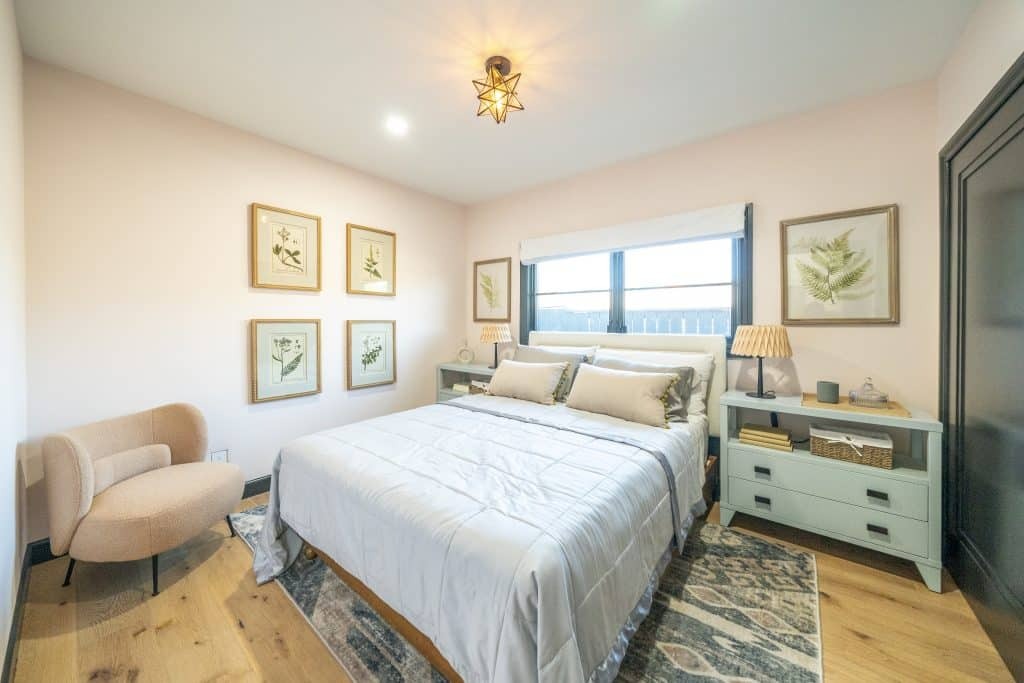 blue-bedded-modern-bedroom-interior